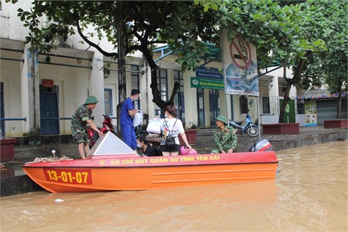 Toàn quân chủ động phòng, chống thiên tai gắn với phòng, chống đại dịch Covid-19